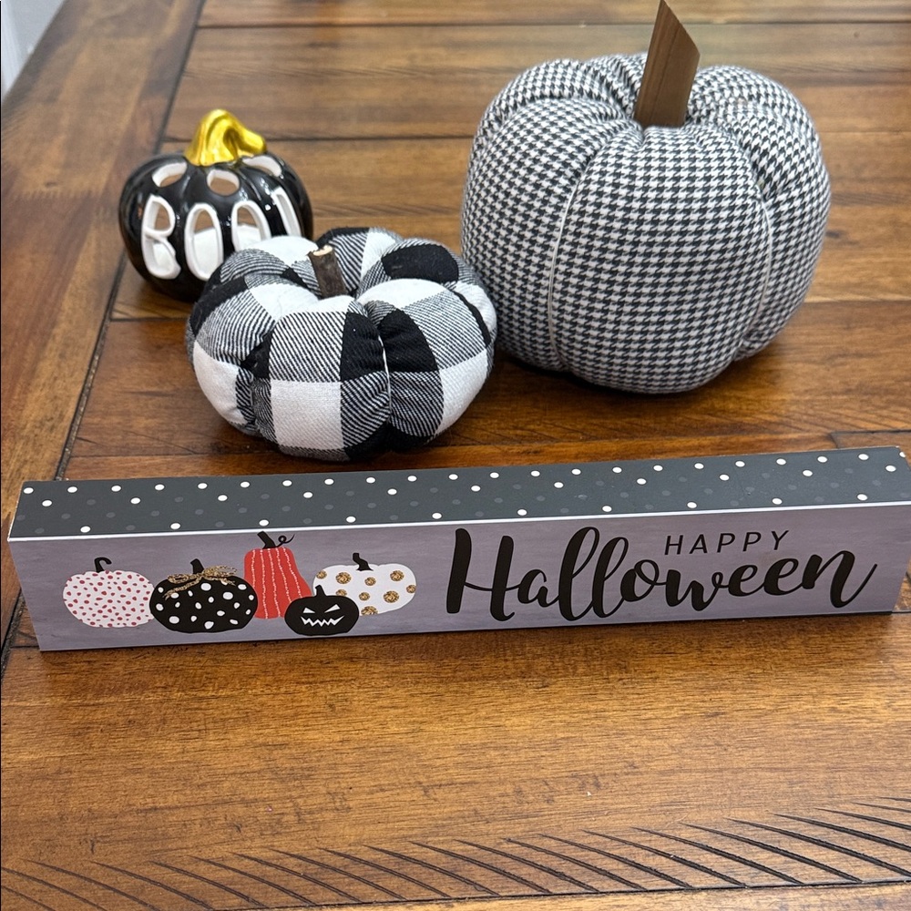 Black & White Plaid Fabric Pumpkins, Halloween Sign and tea light Boo pumpkin